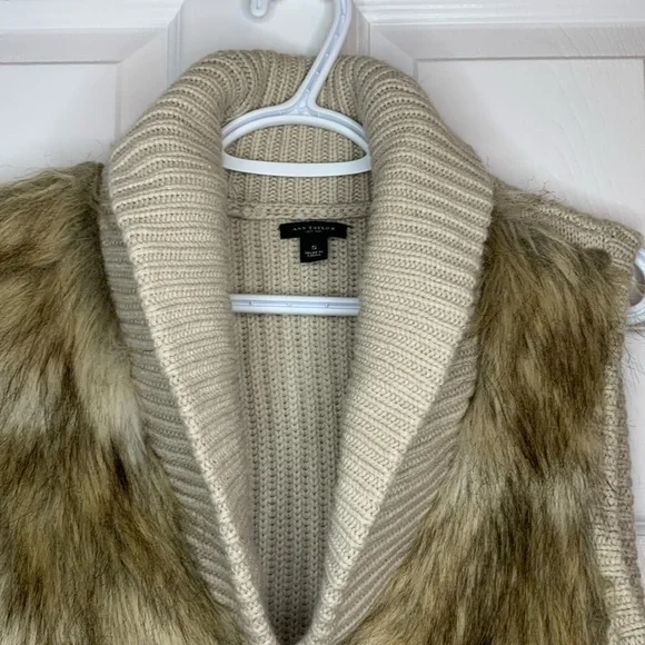 Ann Taylor Faux Fur Sweater Vest Merino Wool Modal Cashmere Beige Size Small - Picture 3 of 7
